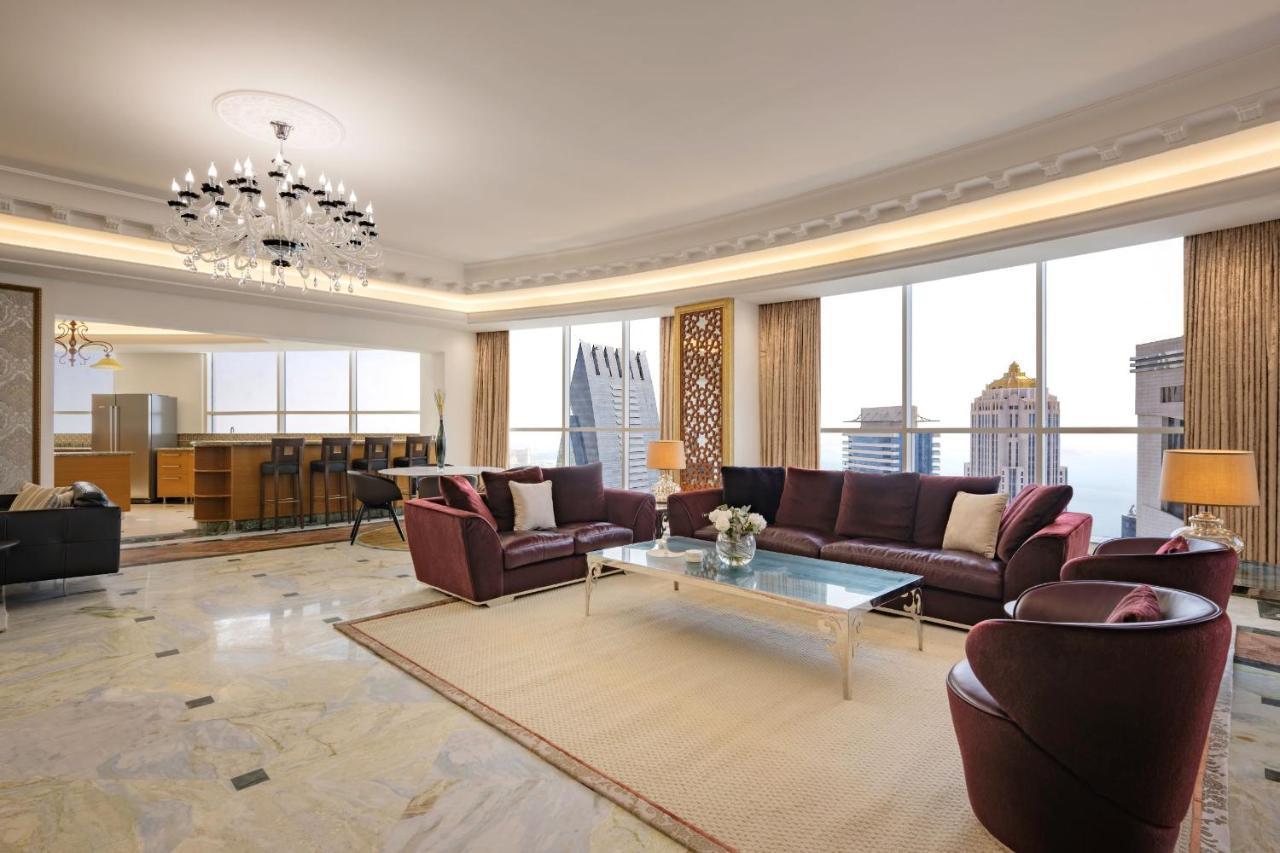 Dusit Hotel & Suites - Доха Екстериор снимка A living room in a luxury apartment