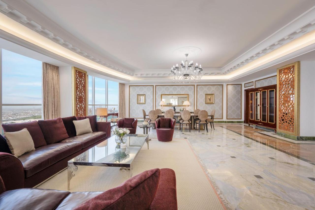 Dusit Hotel & Suites - Доха Екстериор снимка A 3D rendering of a living room