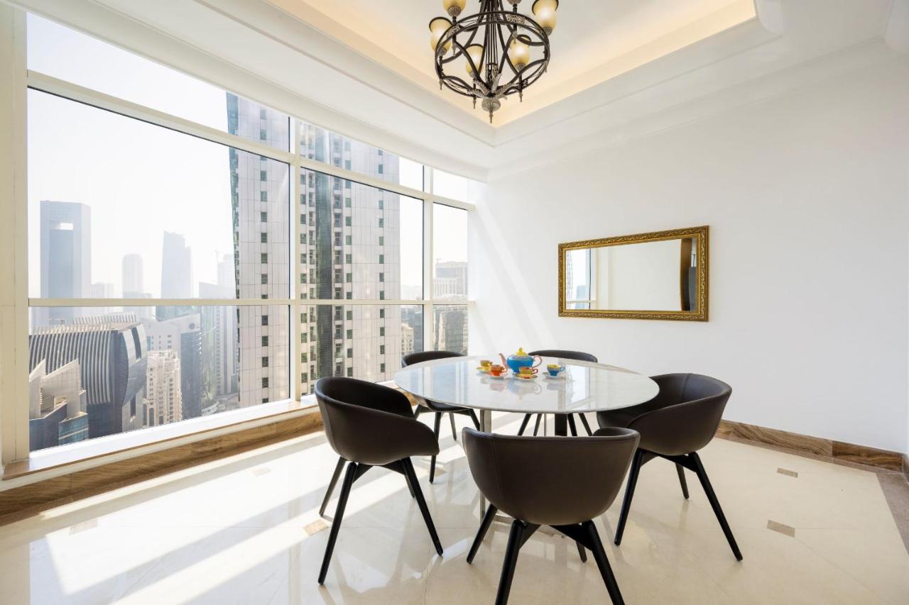 Dusit Hotel & Suites - Доха Екстериор снимка A dining room
