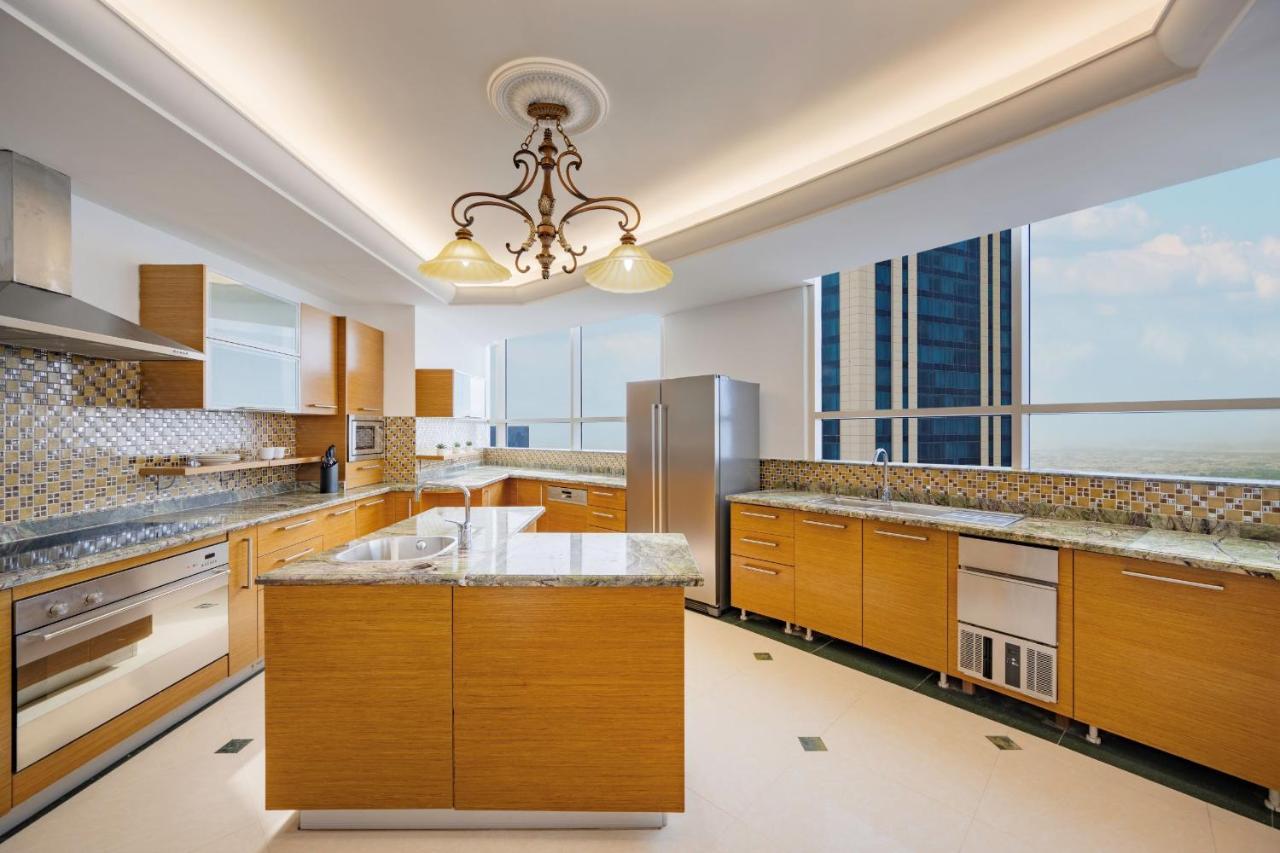 Dusit Hotel & Suites - Доха Екстериор снимка A modern kitchen